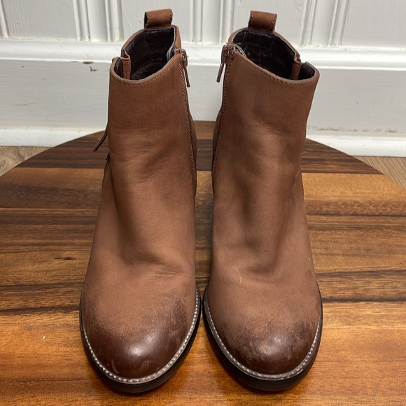 Steve Madden Cognac Wantagh Leather Ankle Booties - Picture 4 of 14